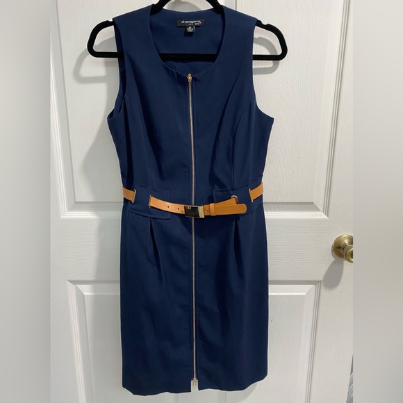 Sharagano Sleeveless, Zip Front Navy Dress w/Gold Accented Buckle Belt. Size 8P. - Picture 3 of 6